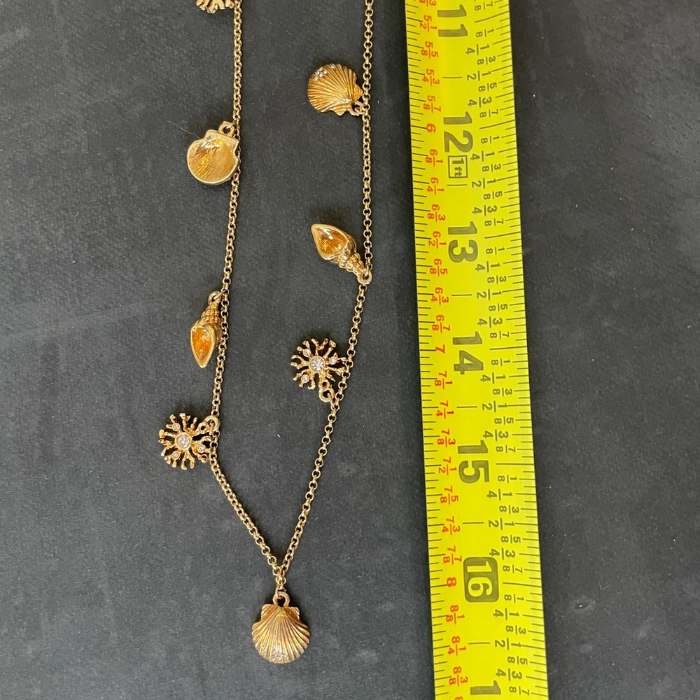 Cute seashell necklace gold tone. Loft. $15 - Picture 5 of 9